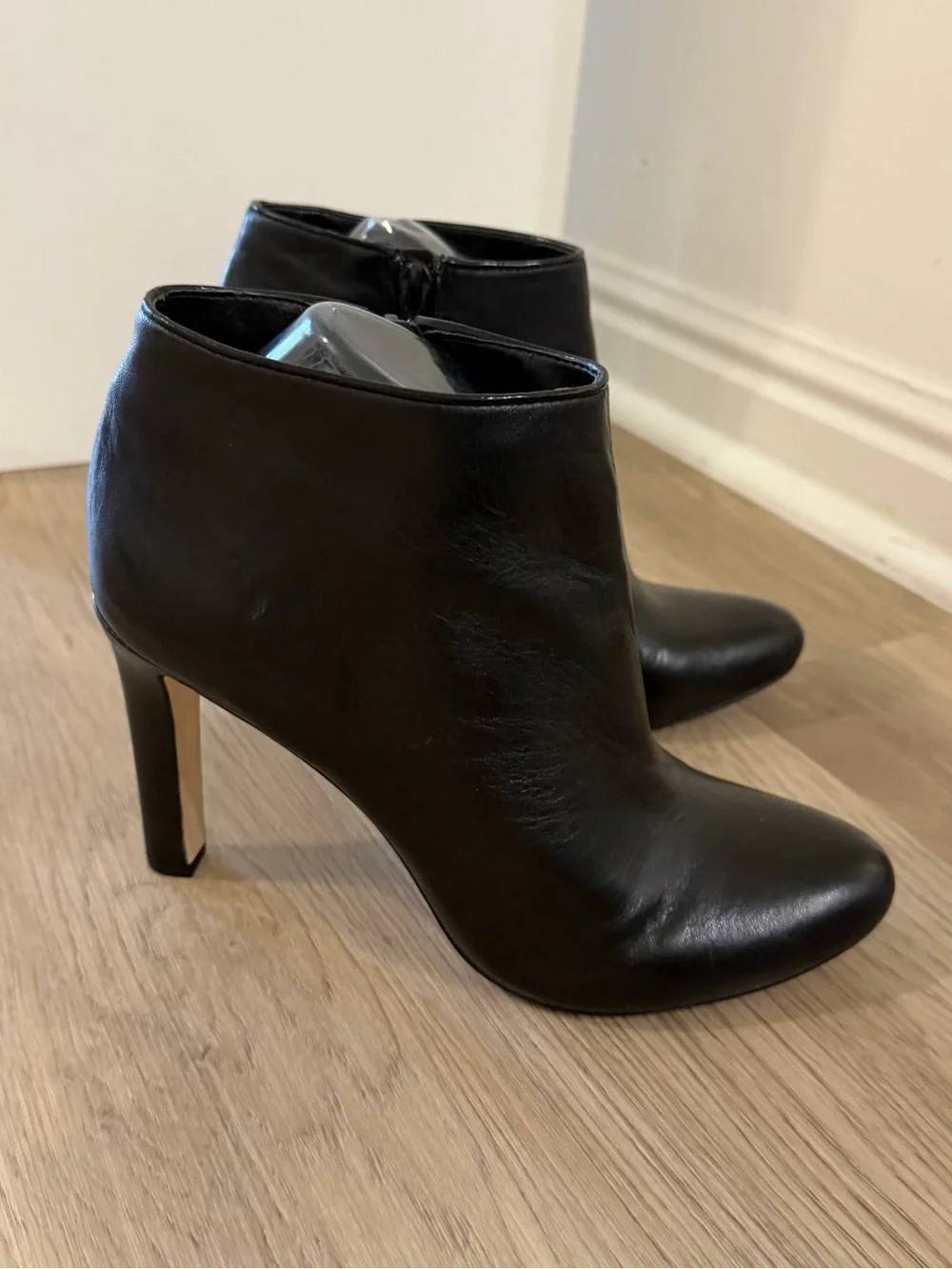 ANTONIO MELANI Nice Black Leather Stiletto Ankle Booties Suoer Comfy Size 9 M